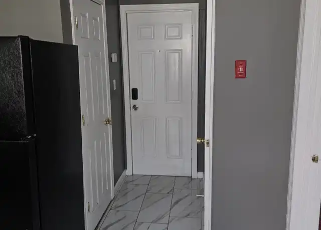 Property at 357 Pearl St Unit 5, Bridgeport, CT, 06608, 2 beds, 1 bath, [object Object]