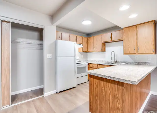 Property at 267 Grand Ct Unit I101, Fond du Lac, WI, 54935, 2 beds, 1 bath, [object Object]