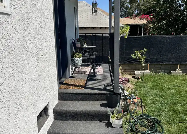 Property at 326 N Grant Ave, Corona, CA, 92882, 2 beds, 1 bath, [object Object]