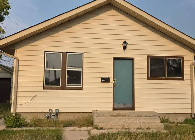 Property at 2713 Maxwell Ave, Cheyenne, WY, 82001, 3 beds, 2 baths, [object Object]