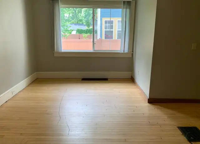 Property at 1015 5th Ave, Eau Claire, WI, 54703, 4 beds, 1 bath, [object Object]