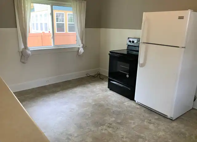Property at 1015 5th Ave, Eau Claire, WI, 54703, 4 beds, 1 bath, [object Object]