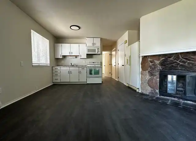 Property at 625 Jefferson St Unit 2, Oshkosh, WI, 54901, 1 bed, 1 bath, [object Object]