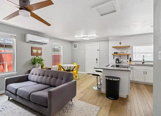 Property at 527 S Rosemont Ave, Dallas, TX, 75208, 1 bed, 1 bath, [object Object]