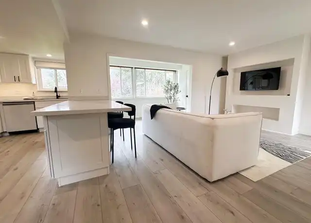 Property at 14225 Lora Dr Unit U180CA, Los Gatos, CA, 95032, 1 bed, 1 bath, [object Object]