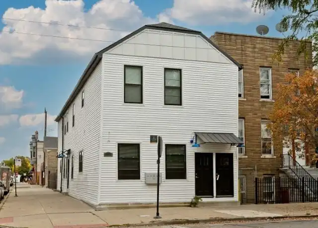 Property at 1901 W 21st Pl, Chicago, IL, 60608, 2 beds, 1 bath, [object Object]