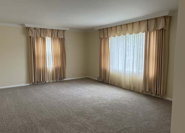 Photo of 531 W Wilson St Unit UPPER, Batavia, IL 60510