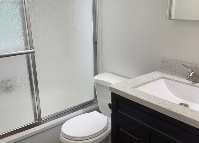 Photo of 531 W Wilson St Unit UPPER, Batavia, IL 60510