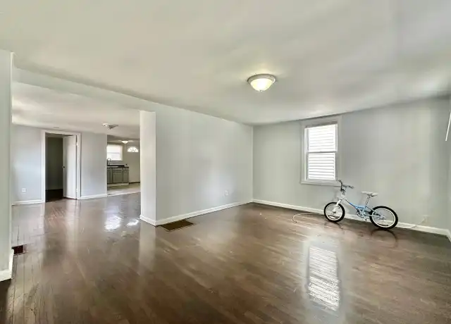 Property at 10 Kensington St, New Haven, CT, 06511, 3 beds, 1.5 baths, [object Object]