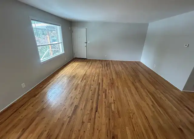 Property at 921 S Monroe St Unit 2, Spokane, WA, 99204, 2 beds, 1 bath, [object Object]