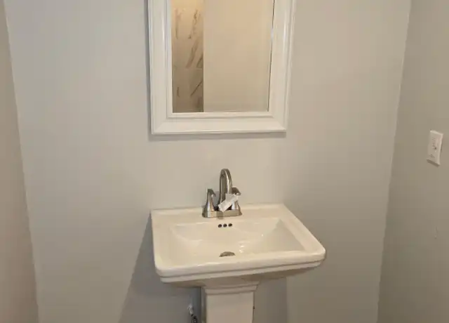 Property at 14700 Hubbard St Unit 3, Sylmar, CA, 91342, 1 bed, 1 bath, [object Object]