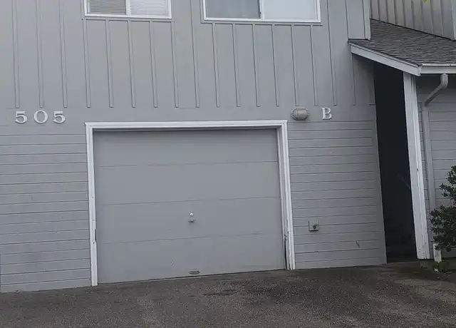 Property at 505 S Summit Ave Unit b, Bremerton, WA, 98312, 1 bed, 1 bath, [object Object]