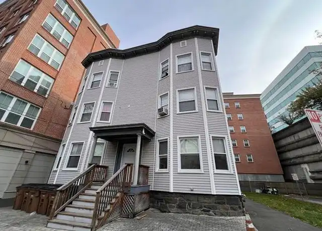 Property at 14 Relay Pl Unit R2, Stamford, CT, 06901, 3 beds, 1 bath, [object Object]