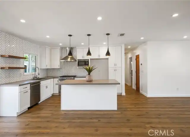 Property at 6615 Farralone Ave, Woodland Hills, CA, 91303, 4 beds, 2 baths, [object Object]