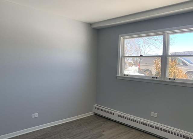 Photo of 392 Executive Dr Unit 207, Carol Stream, IL 60188