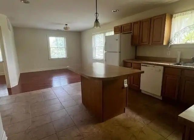 Property at 43 Main St Unit 3, Sparta, NJ, 07871, 2 beds, 1 bath, [object Object]