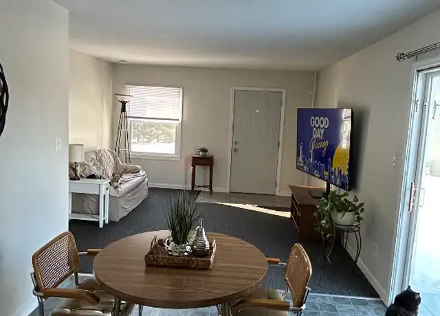 Property at 1604 E Stonehenge Dr, Sycamore, IL, 60178, 2 beds, 1 bath, [object Object]