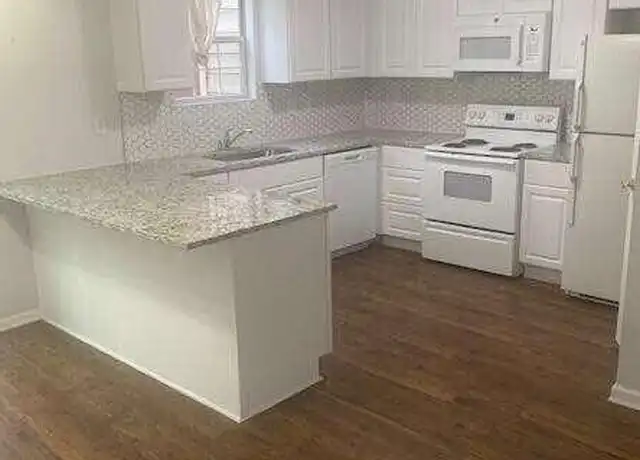 Property at 166 Belmont Trce NW, Sandy Springs, GA, 30328, 2 beds, 2.5 baths, [object Object]