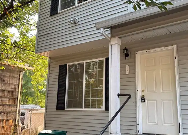 Property at 11844 SE Raymond St Unit 1, Portland, OR, 97266, 2 beds, 1 bath, [object Object]