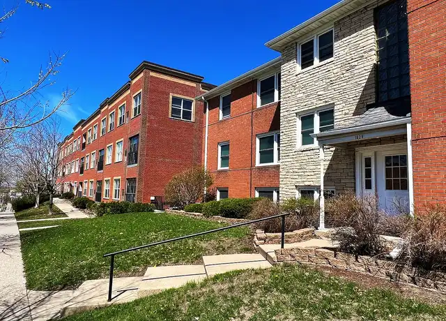 Property at Village Apts (1929) - 1929 Ford Pkwy, Saint Paul, MN, 55116, 1 bed, 1 bath, Contact for Price