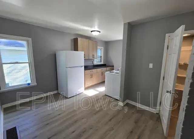 Property at 733 Baltimore St, Waterloo, IA, 50702, 2 beds, 1 bath, [object Object]