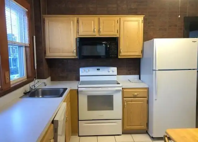 Property at 262 Market St Unit 2, Brighton, MA, 02135, 2 beds, 1 bath, [object Object]