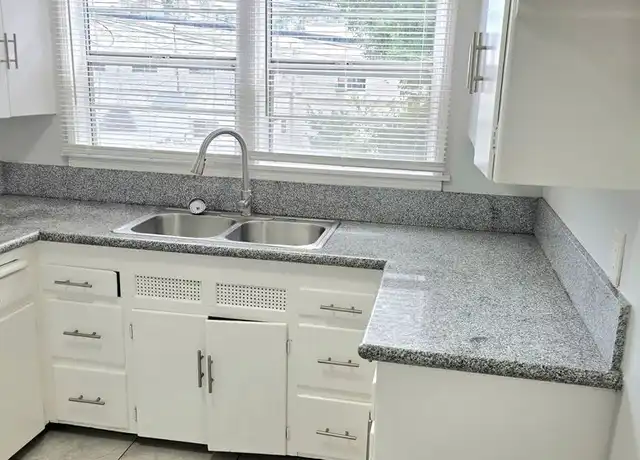 Property at 2472 Cedar Ave Unit 10, Long Beach, CA, 90806, 1 bed, 1 bath, [object Object]
