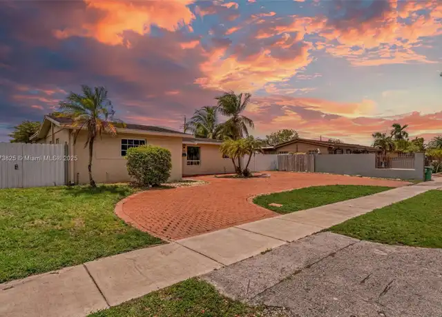 Property at 7920 NW 171st St, Hialeah, FL, 33015, 5 beds, 2 baths, [object Object]
