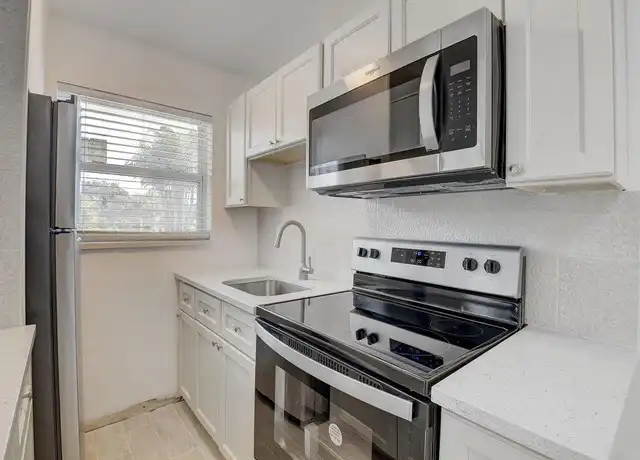 Property at 525 S Broadway, Lantana, FL, 33462, 1 bed, 1 bath, [object Object]