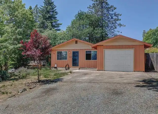 Property at 584 Gustaf St, Gold Hill, OR, 97525, 3 beds, 1 bath, [object Object]