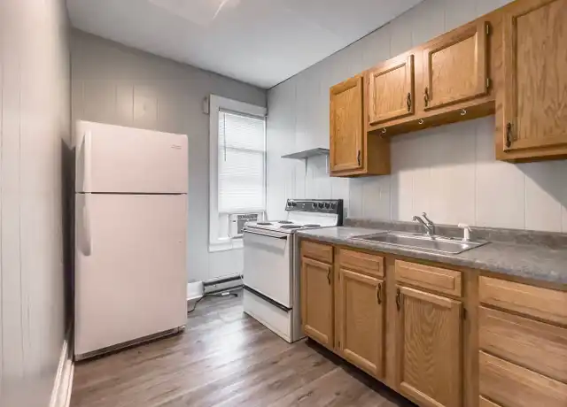Property at 216 N McKinley Ave Unit 216D, Muncie, IN, 47303, 1 bed, 1 bath, [object Object]