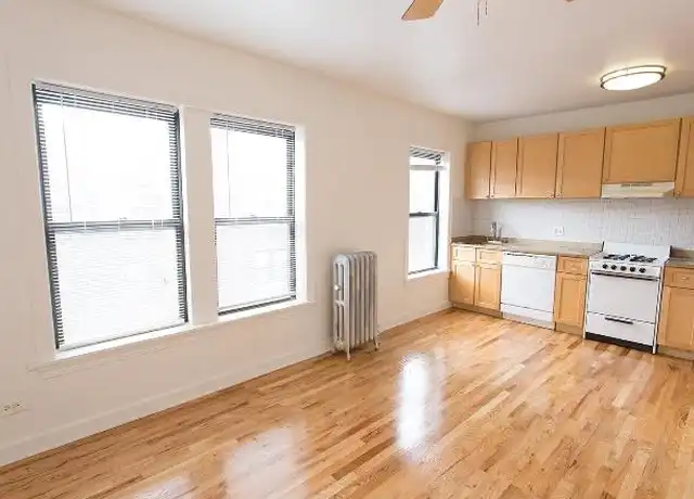 Property at 4726 S Woodlawn Ave, Chicago, IL, 60615, 2 beds, 1 bath, [object Object]