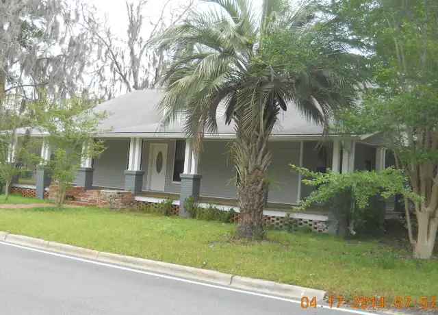 Property at 29 S Pecan St, Lakeland, GA, 31635, 3 beds, 2 baths, [object Object]