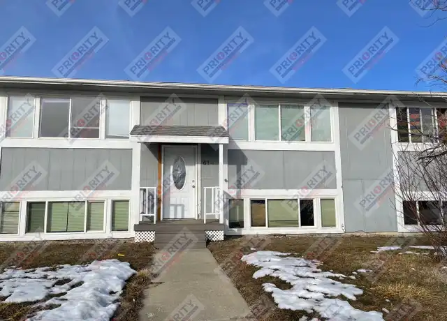 Property at 614 Vivian St Unit B, Gillette, WY, 82718, 2 beds, 1 bath, [object Object]