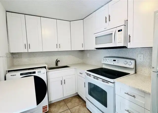 Property at 531 SW 38th Ter Unit B, Fort Lauderdale, FL, 33312, 1 bed, 1 bath, [object Object]