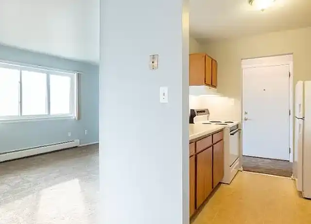 Property at Woodcreek Manor - 1050 Goddard Rd, Lincoln Park, MI, 48146, 1-2 bed, 1 bath, [object Object]