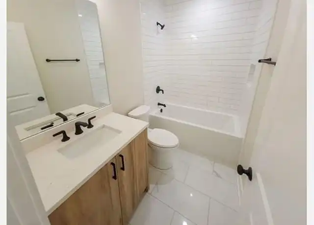Property at 2015 W Ainslie St, Chicago, IL, 60625, 1 bed, 1 bath, [object Object]