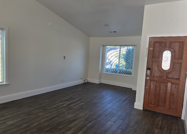 Photo of 6141 Starling Dr, Gilroy, CA 95020