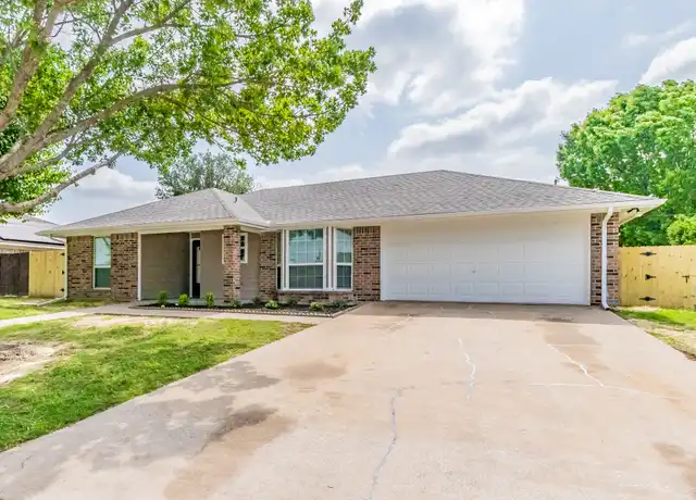Property at 9 W Sharon Dr, Krum, TX, 76249, 3 beds, 2 baths, [object Object]