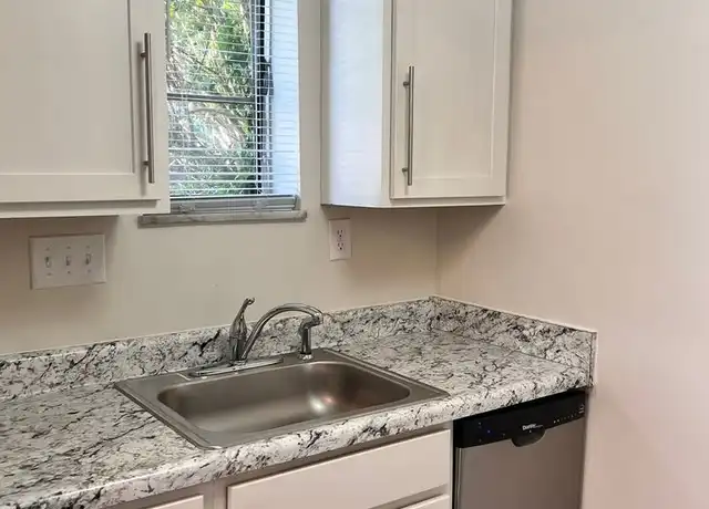 Property at 2865 Erie Ave #09, Cincinnati, OH, 45208, 1 bed, 1 bath, [object Object]