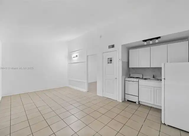 Property at 840 SW 7th St Unit 842, Miami, FL, 33130, 1 bed, 1 bath, [object Object]