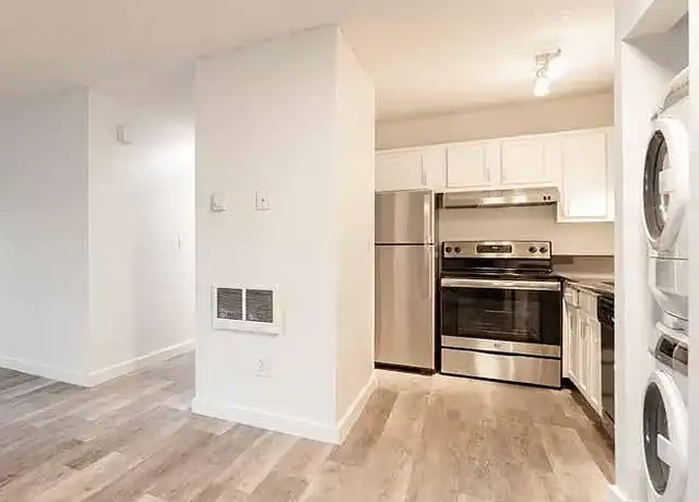 Property at Parker Apartments - 17135 SW Heritage Ct, Beaverton, OR, 97006, 2 beds, 1 bath, [object Object]