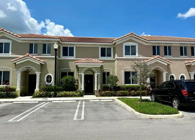 Property at 1092 SE 23rd Ave #1092, Homestead, FL, 33035, 3 beds, 2.5 baths, [object Object]