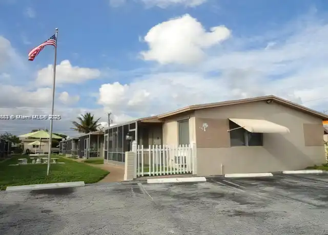 Property at 2211 Lincoln St #7, Hollywood, FL, 33020, 1 bed, 1 bath, [object Object]