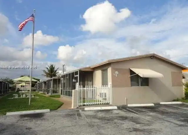 Property at 2211 Lincoln St #7, Hollywood, FL, 33020, 1 bed, 1 bath, [object Object]