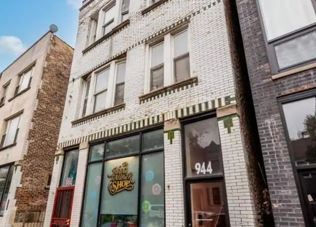 Property at 944 N Damen Ave Unit 3R, Chicago, IL, 60622, 2 beds, 1 bath, [object Object]