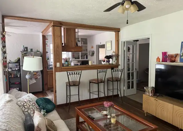 Property at 425 NW 25th St, Gainesville, FL, 32607, 3 beds, 2 baths, [object Object]