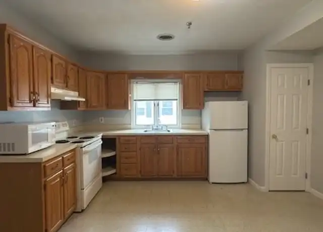 Property at 496 Main St Unit 2, Stoneham, MA, 02180, 1 bed, 1 bath, [object Object]