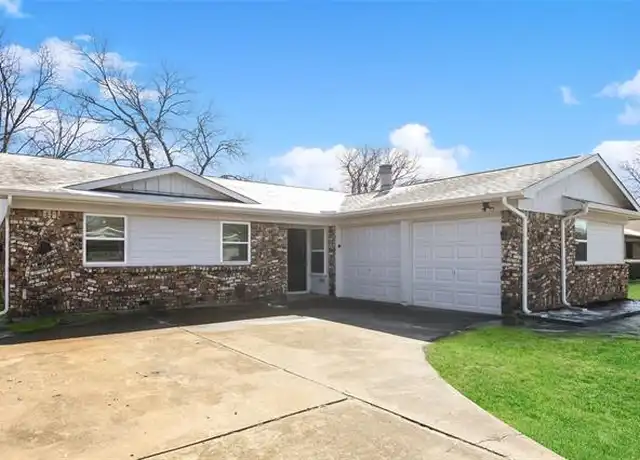 Property at 216 NE Craig St, Burleson, TX, 76028, 3 beds, 2 baths, [object Object]