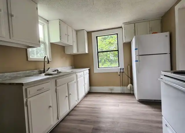 Property at 1337 Fairview Ave, Kingsport, TN, 37660, 1 bed, 1 bath, [object Object]